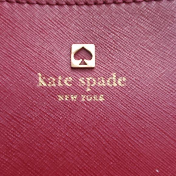 Kate Spade Burgundy Crossbody Bag . - Picture 2 of 10